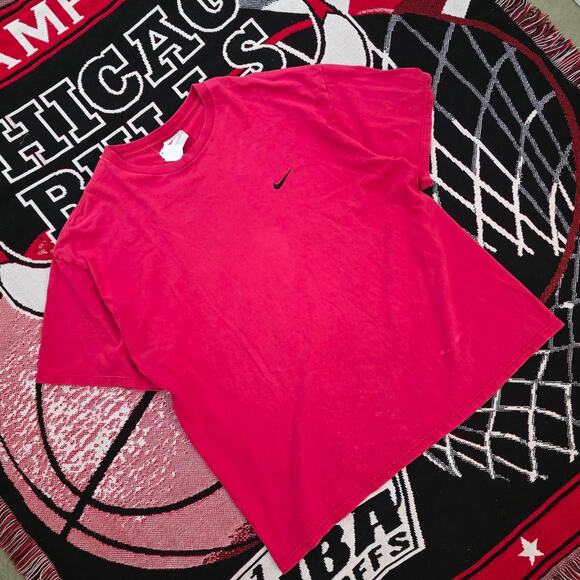 Y2K Nike Essential Shirt - Picture 1 of 5